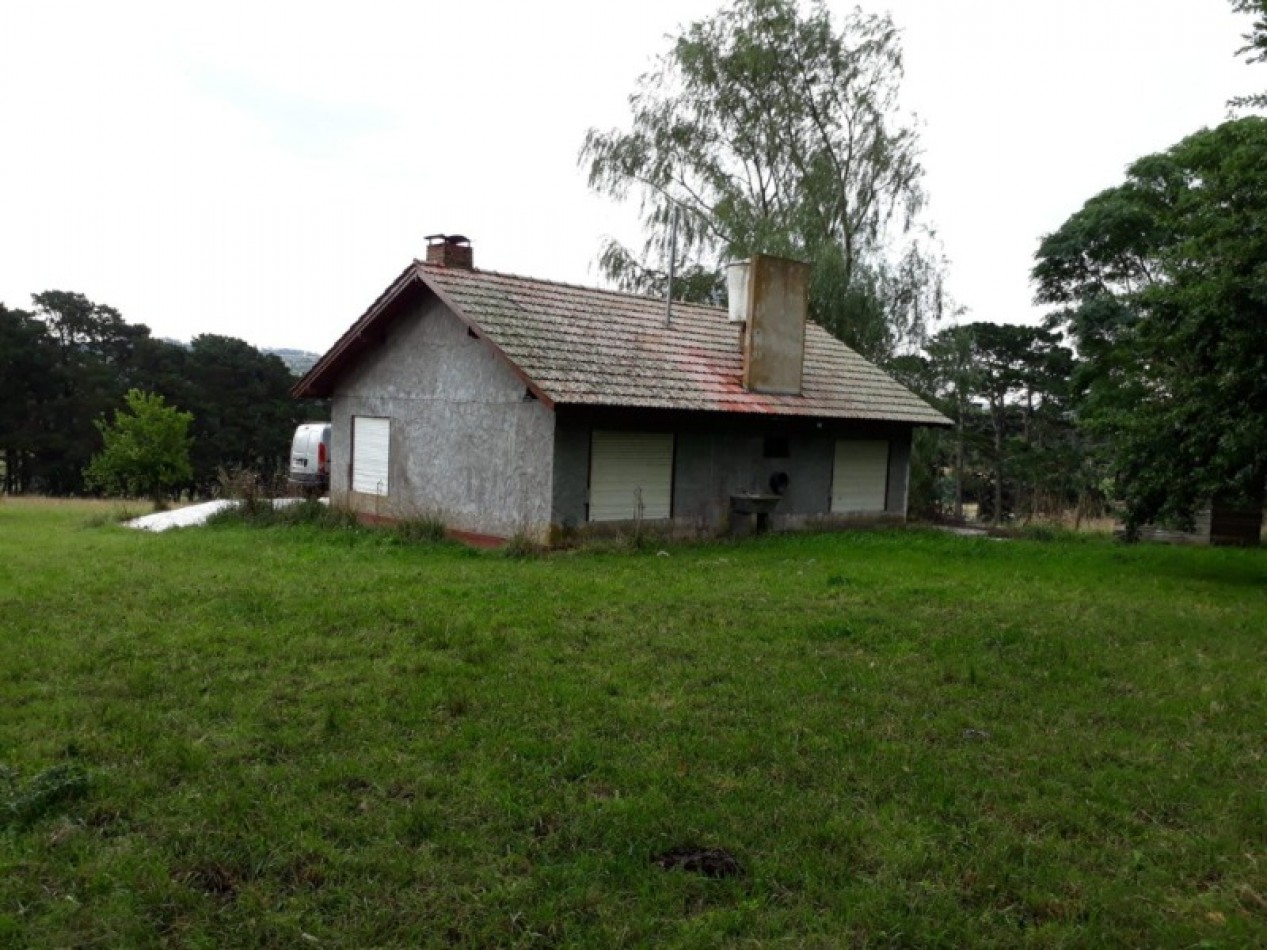 Casa de 3 ambientes a reciclar en lote de una hectarea