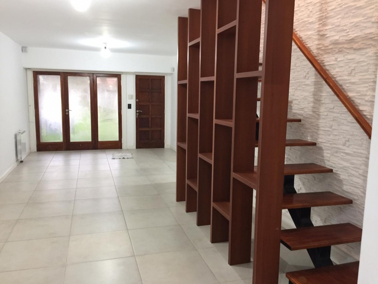 IMPECABLE CHALET RECICLADO A NUEVO BARRIO CONSTITUCION