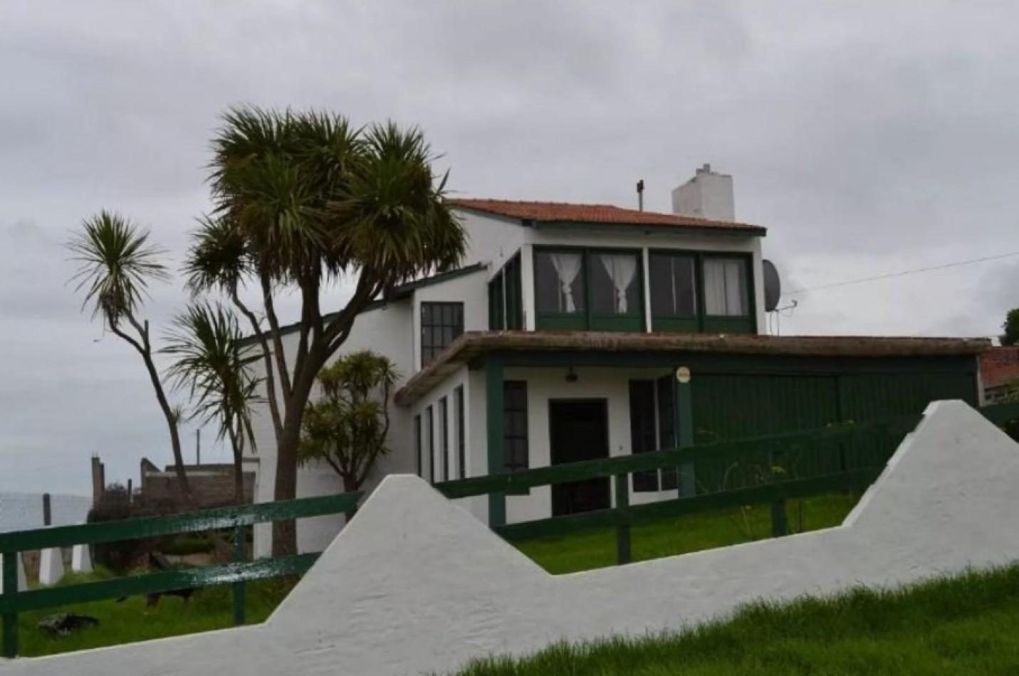 Casa en primera linea de mar, excelente vista