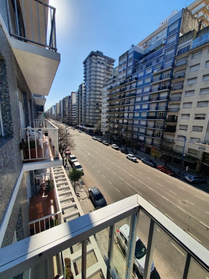 2 ambientes con balcon, sobre Av Colon ! Colon y Buenos Aires 