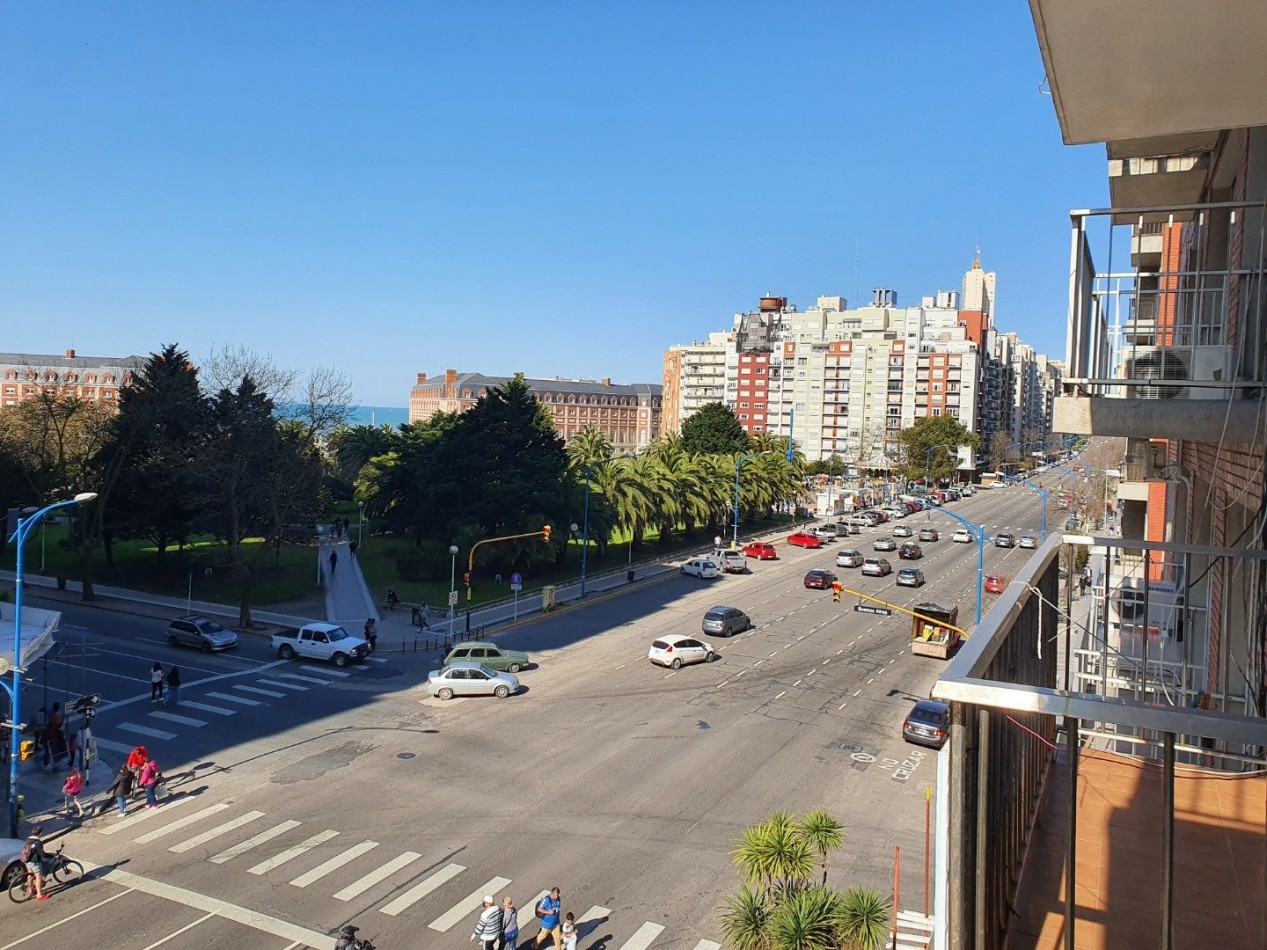 2 ambientes con balcon, sobre Av Colon ! Colon y Buenos Aires 