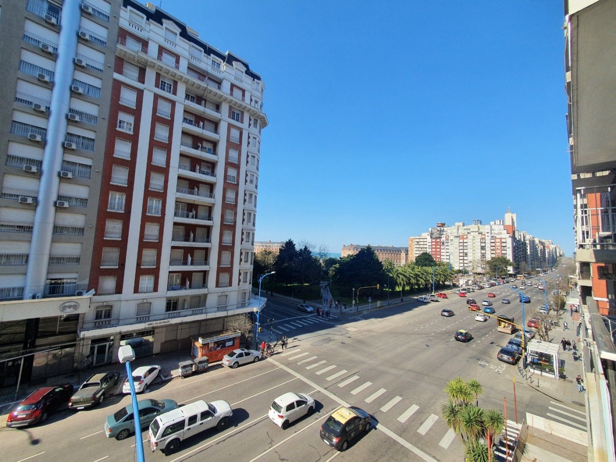 2 ambientes con balcon, sobre Av Colon ! Colon y Buenos Aires 