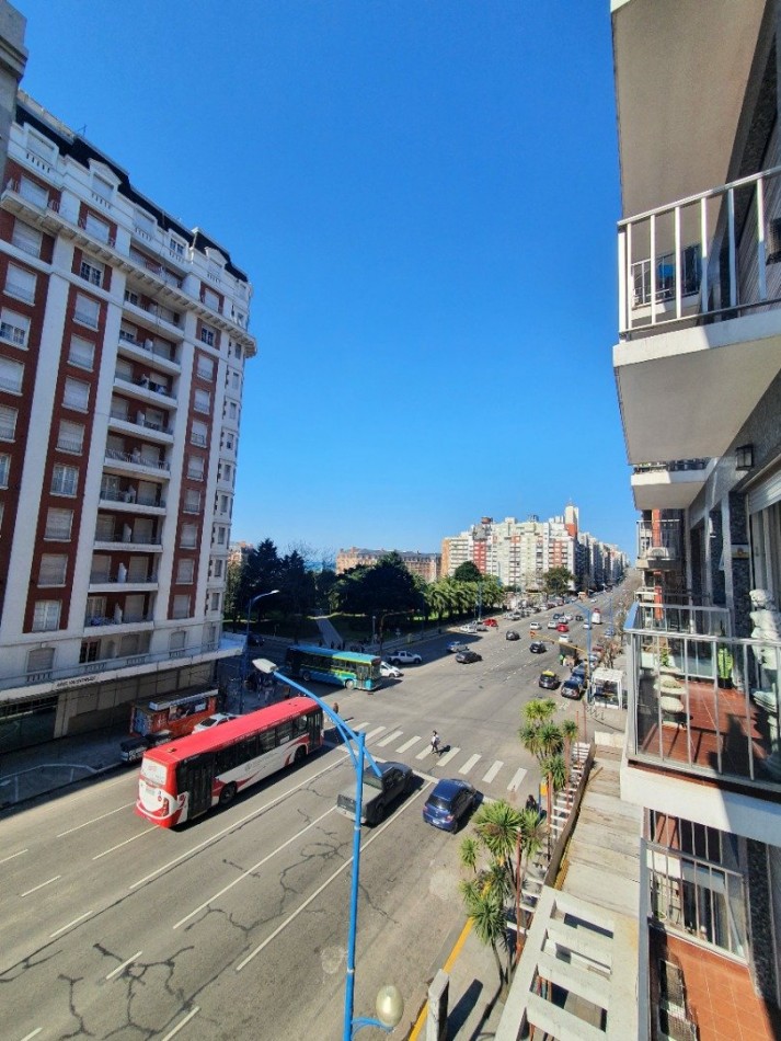 3 ambientes al frente c/ balcon sobre Av Colon!    Colon y Buenos Aires 