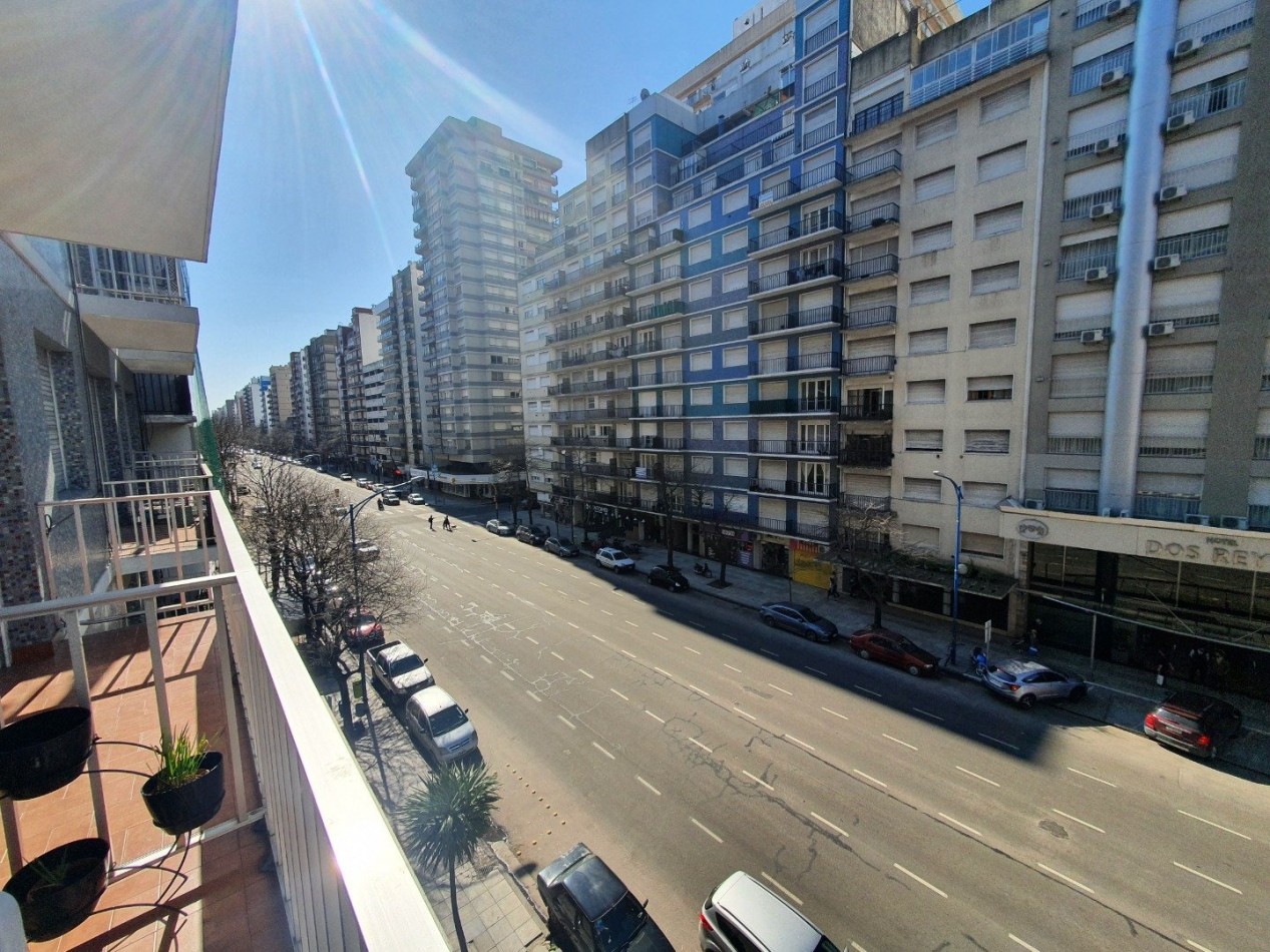 3 ambientes al frente c/ balcon sobre Av Colon!    Colon y Buenos Aires 