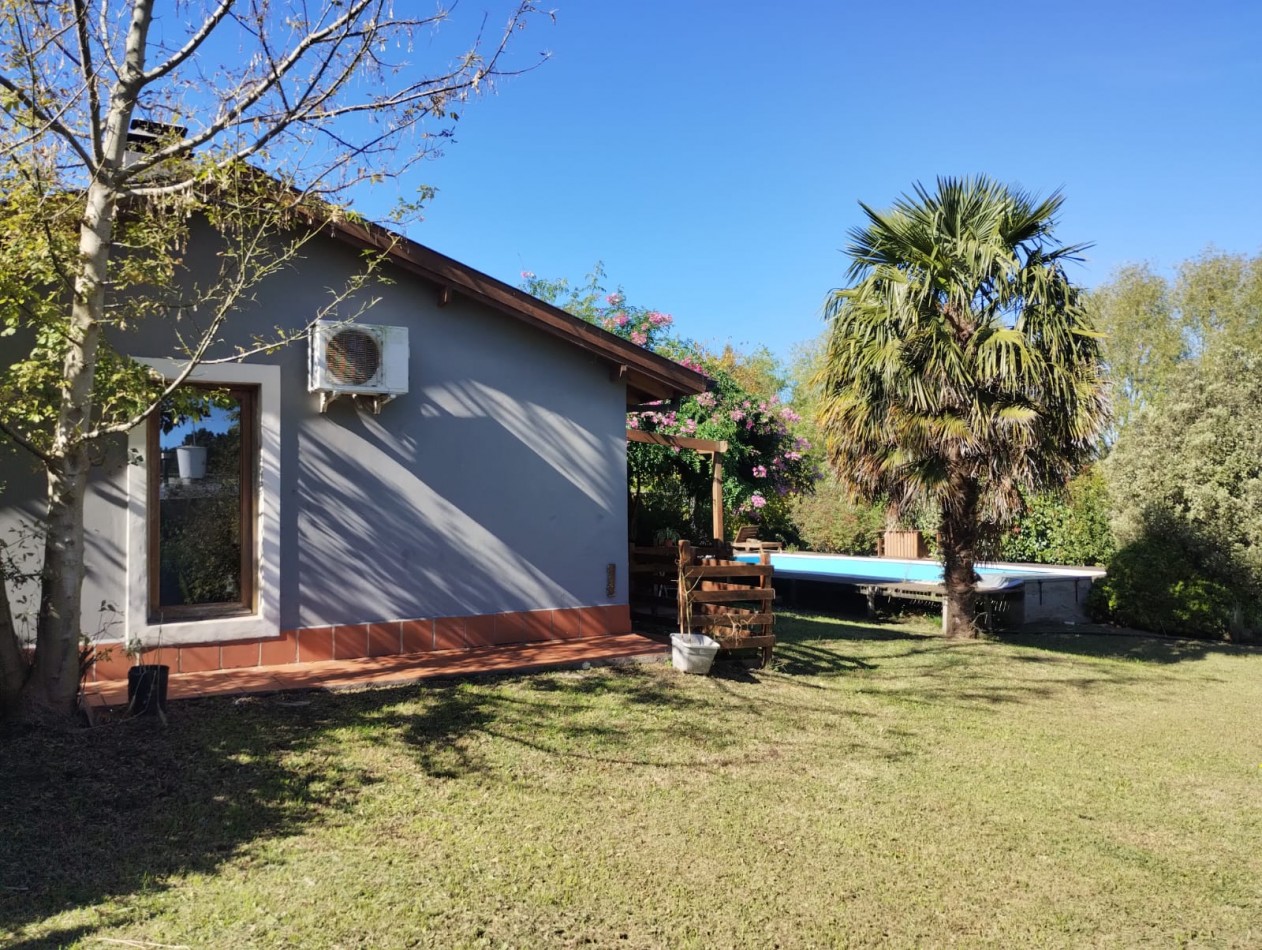 IMPECABLE CHALET CON GRAN PARQUE Y PISCINA. RUTA 226 KM 22