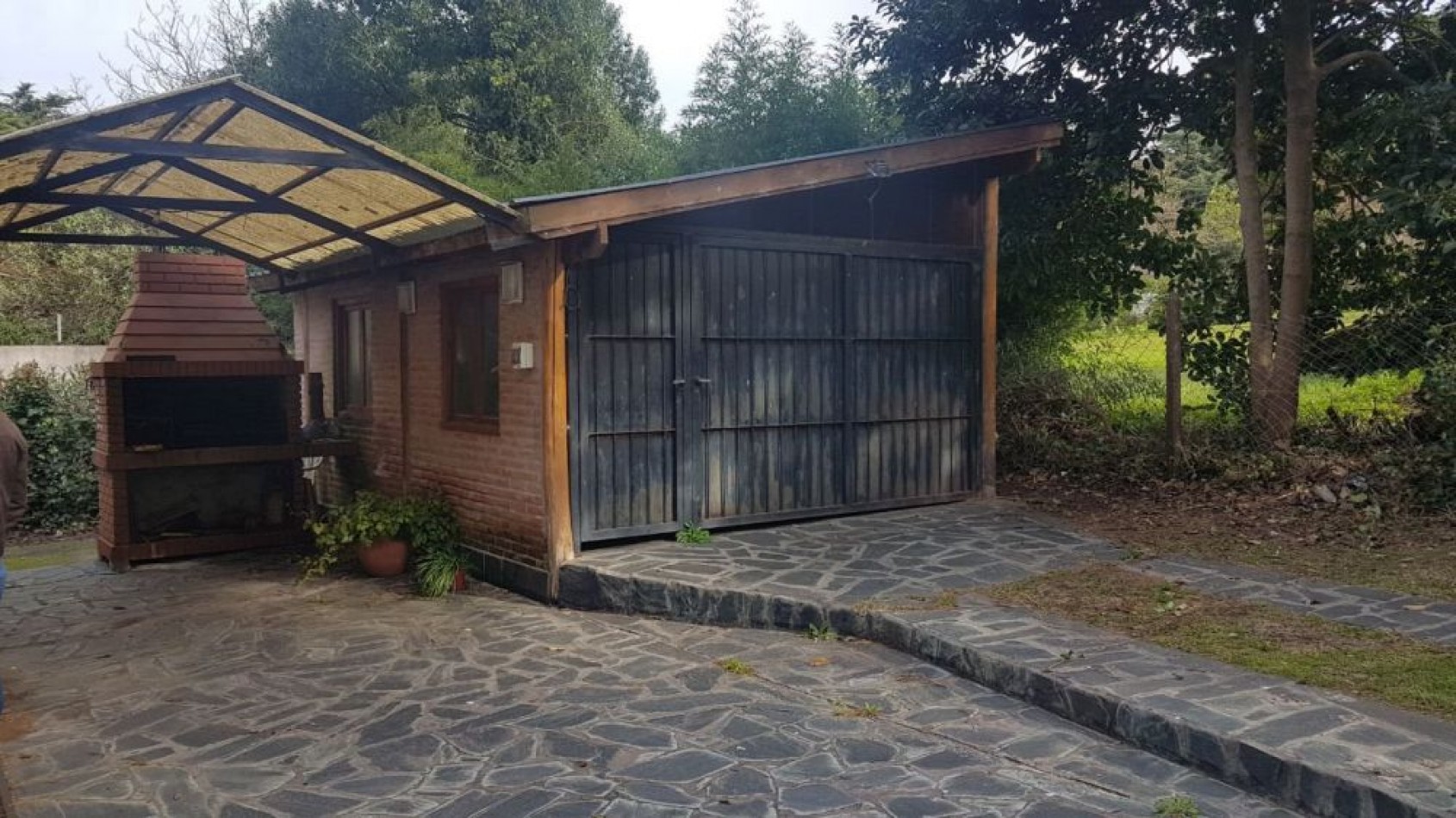 IMPECABLE CHALET DE 4 AMBIENTES CON PISCINA. SIERRAS DE LOS PADRES