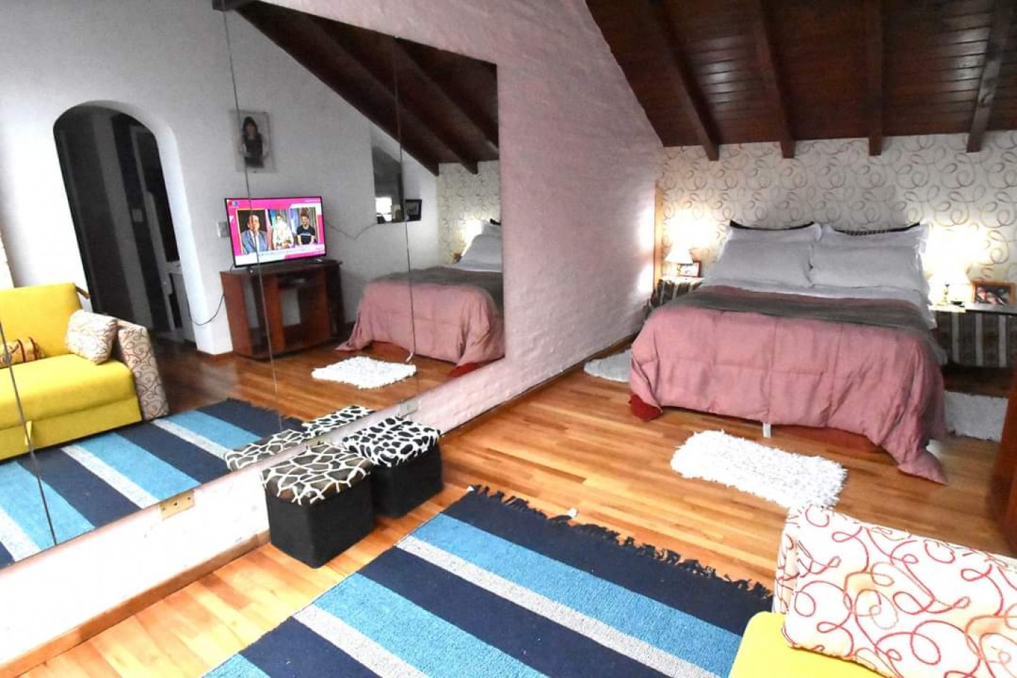 IMPECABLE CHALET DE 4 AMBIENTES CON PISICNA. CAISAMAR