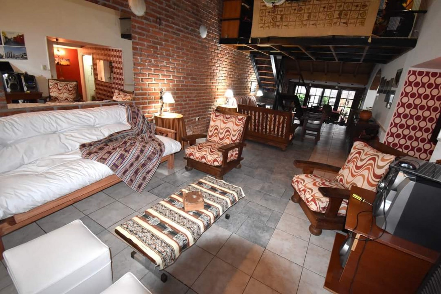 IMPECABLE CHALET DE 4 AMBIENTES CON PISICNA. CAISAMAR