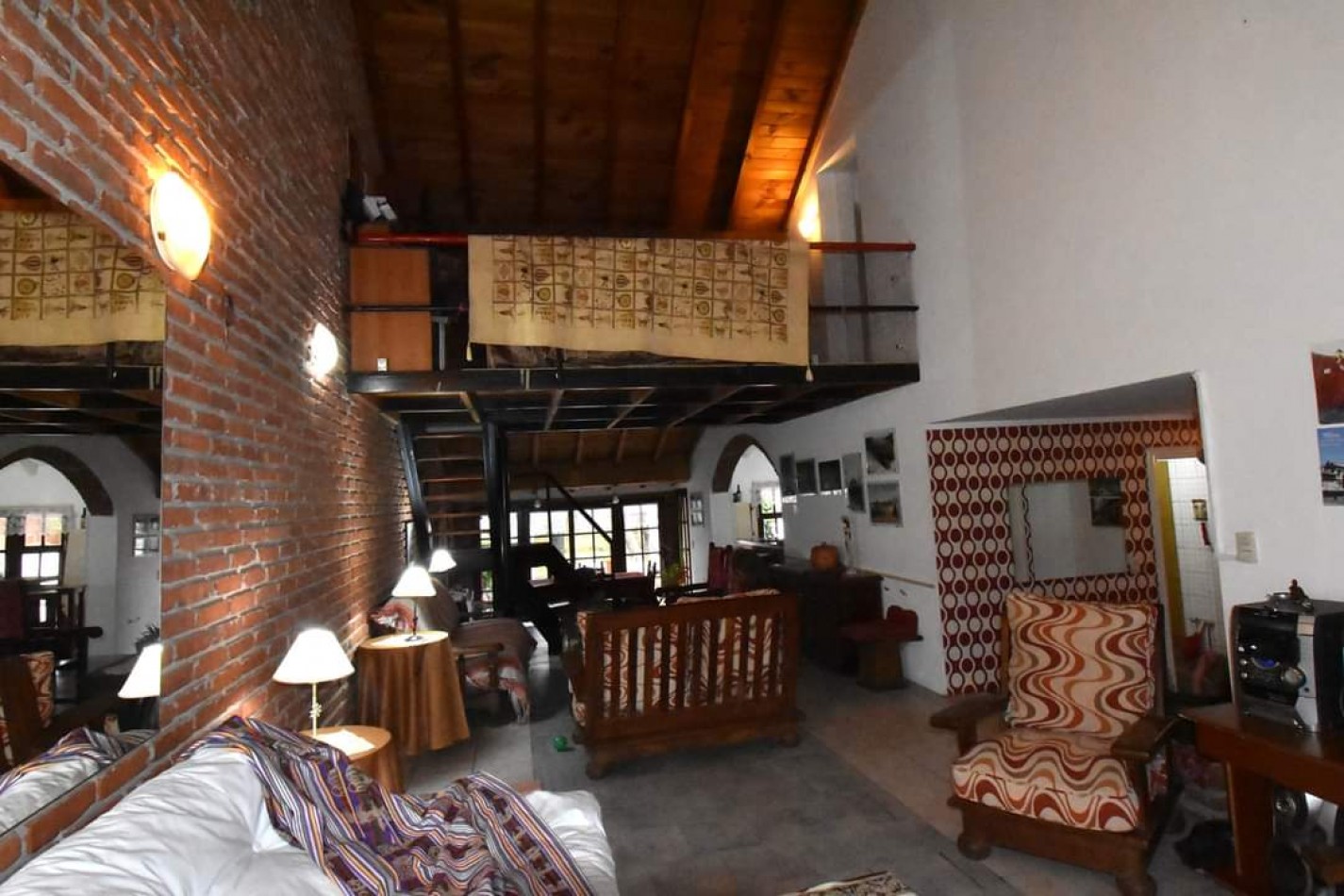 IMPECABLE CHALET DE 4 AMBIENTES CON PISICNA. CAISAMAR