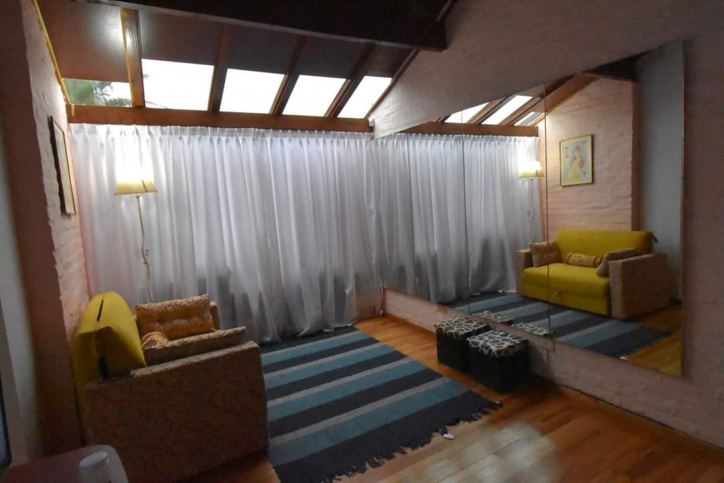 IMPECABLE CHALET DE 4 AMBIENTES CON PISICNA. CAISAMAR