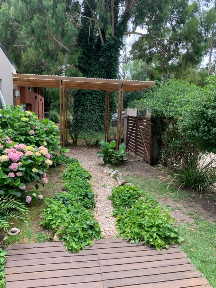 Alquiler temporal. Casa ubicada en Bosque Peralta Ramos.