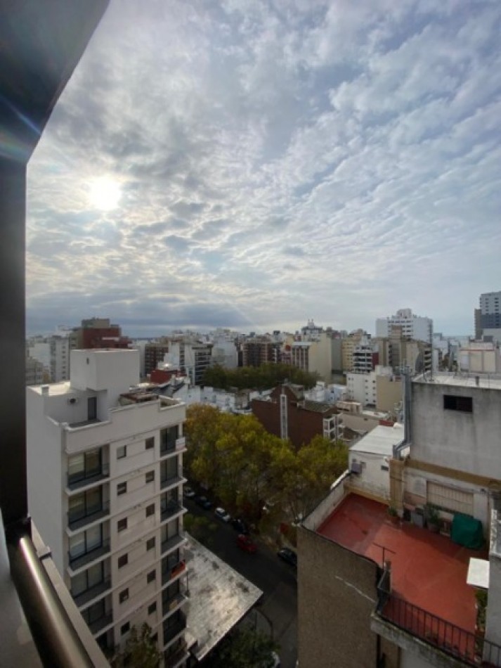 Departamento de 2 ambientes a la calle con vista panoramica al mar y cochera