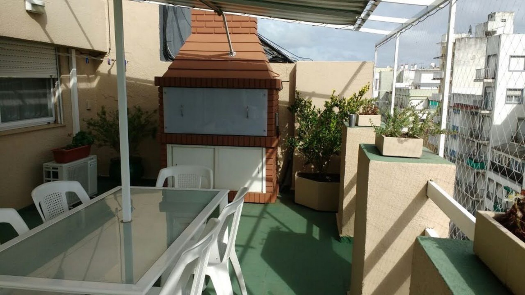 4 ambientes con balcon terraza y parrilla      Brown y Sarmiento 