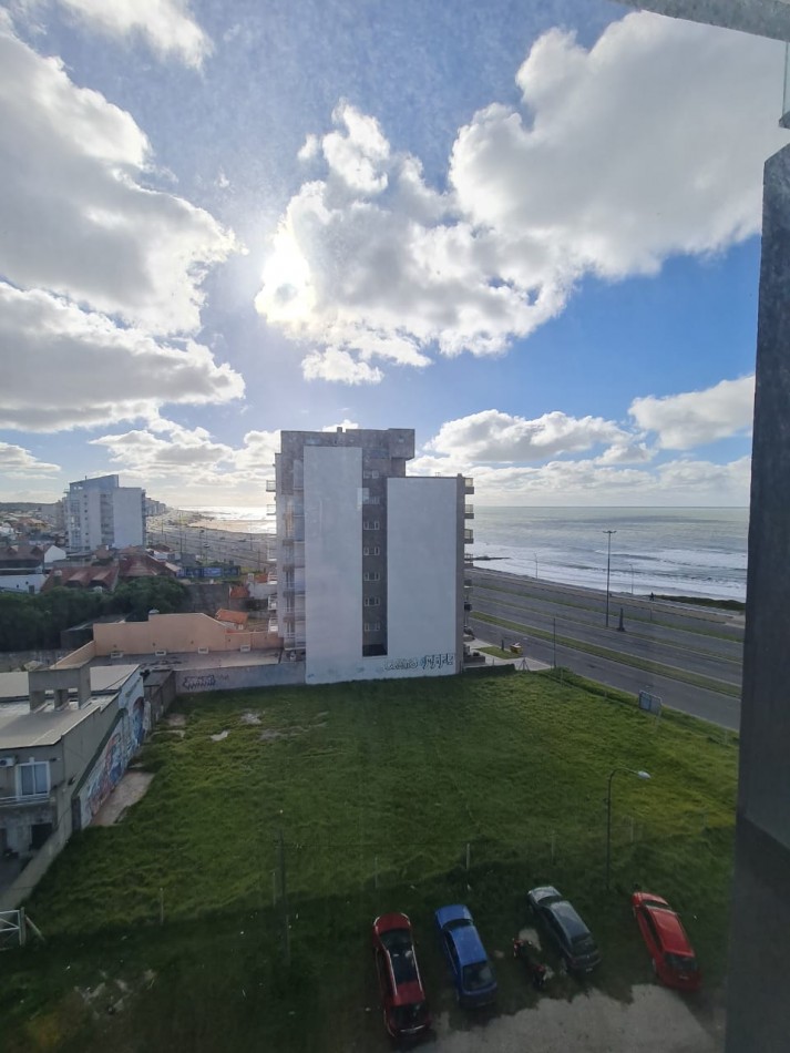 Departamento Dos Ambientes con Vista Lateral al Mar