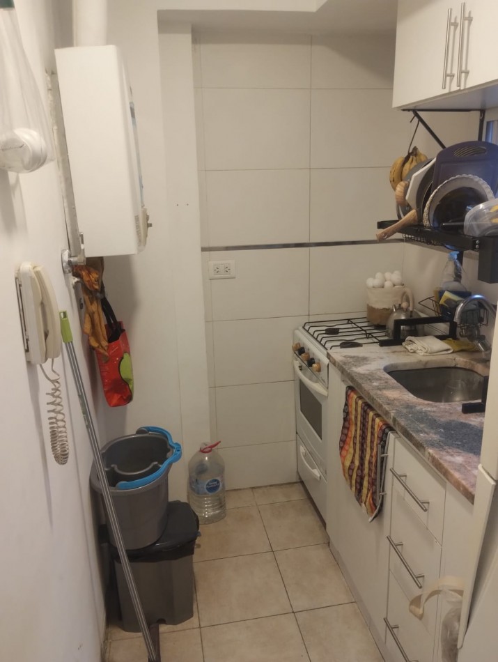 DEPARTAMENTO DE 2 AMBIENTES CON DOS PATIOS. ZONA GUEMES. FINANCIA EL 50% .