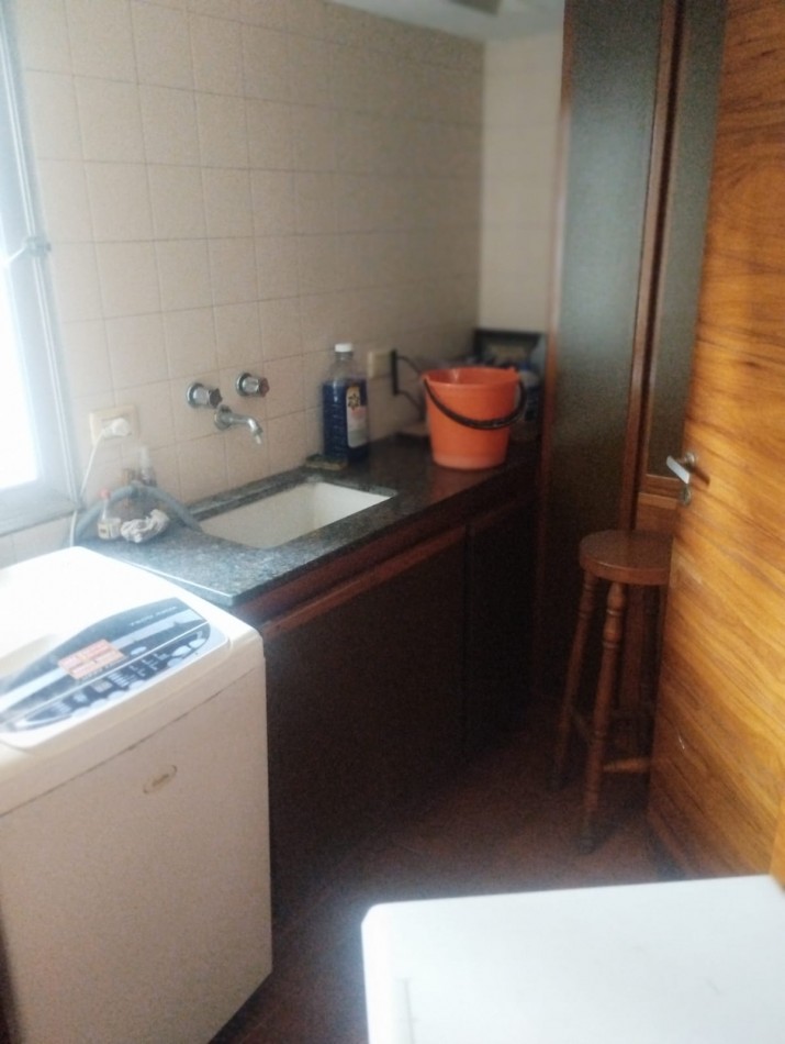 SEMIPISO DE 5 AMBIENTES CON ESCRITORIO Y COCHERA DOBLE. DIAGONAL ALBERDI 2500. OPORTUNIDAD. ACEPTA PERMUTA