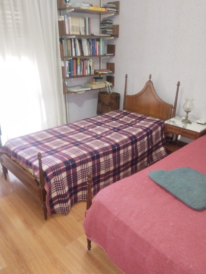 SEMIPISO DE 5 AMBIENTES CON ESCRITORIO Y COCHERA DOBLE. DIAGONAL ALBERDI 2500. OPORTUNIDAD. ACEPTA PERMUTA