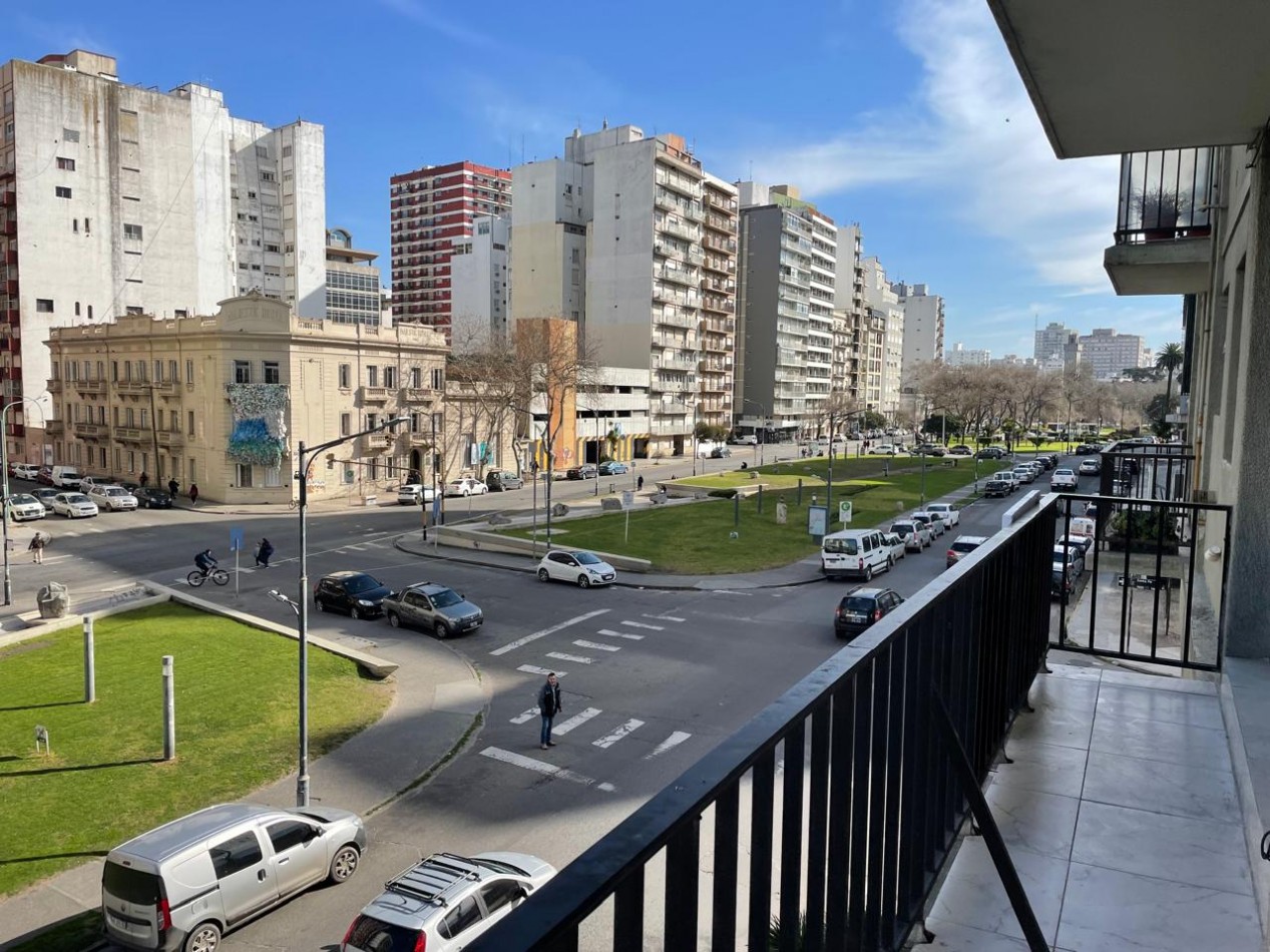 Departamento 3 ambientes con balcon al frente