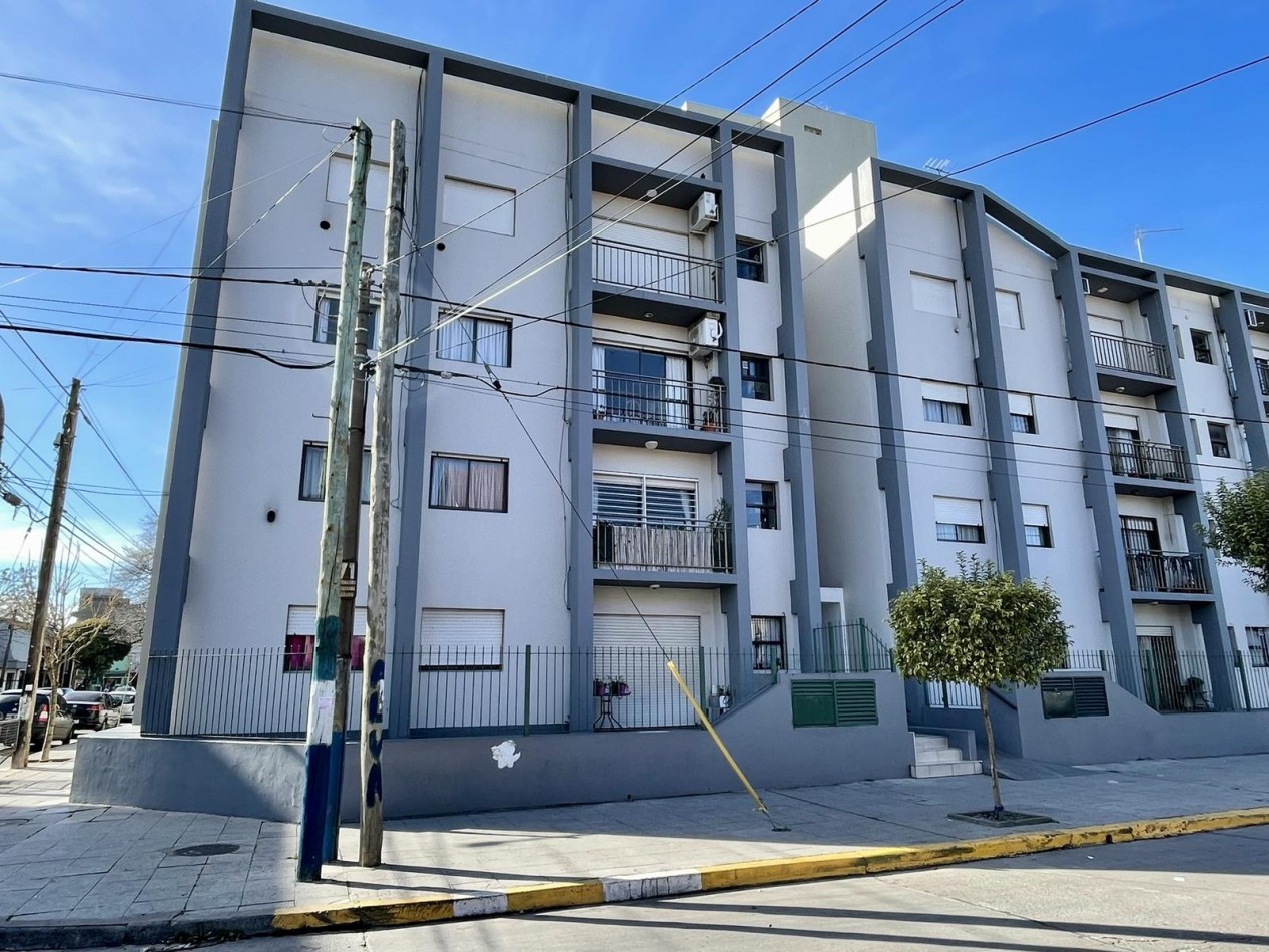 VENTA DEPARTAMENTO 4 AMBIENTES CON BALCON