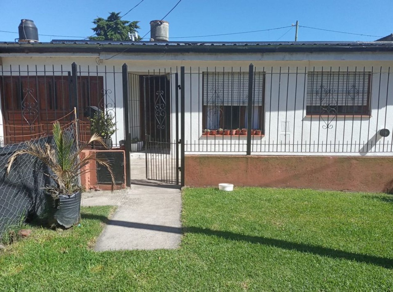 VENTA DE CASA 4 AMBIENTES