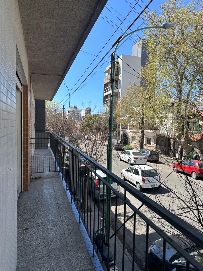 VENTA DEPARTAMENTO 2 AMBIENTES CON BALCON