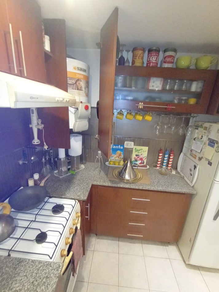 2 ambientes al frente sobre Av Colon