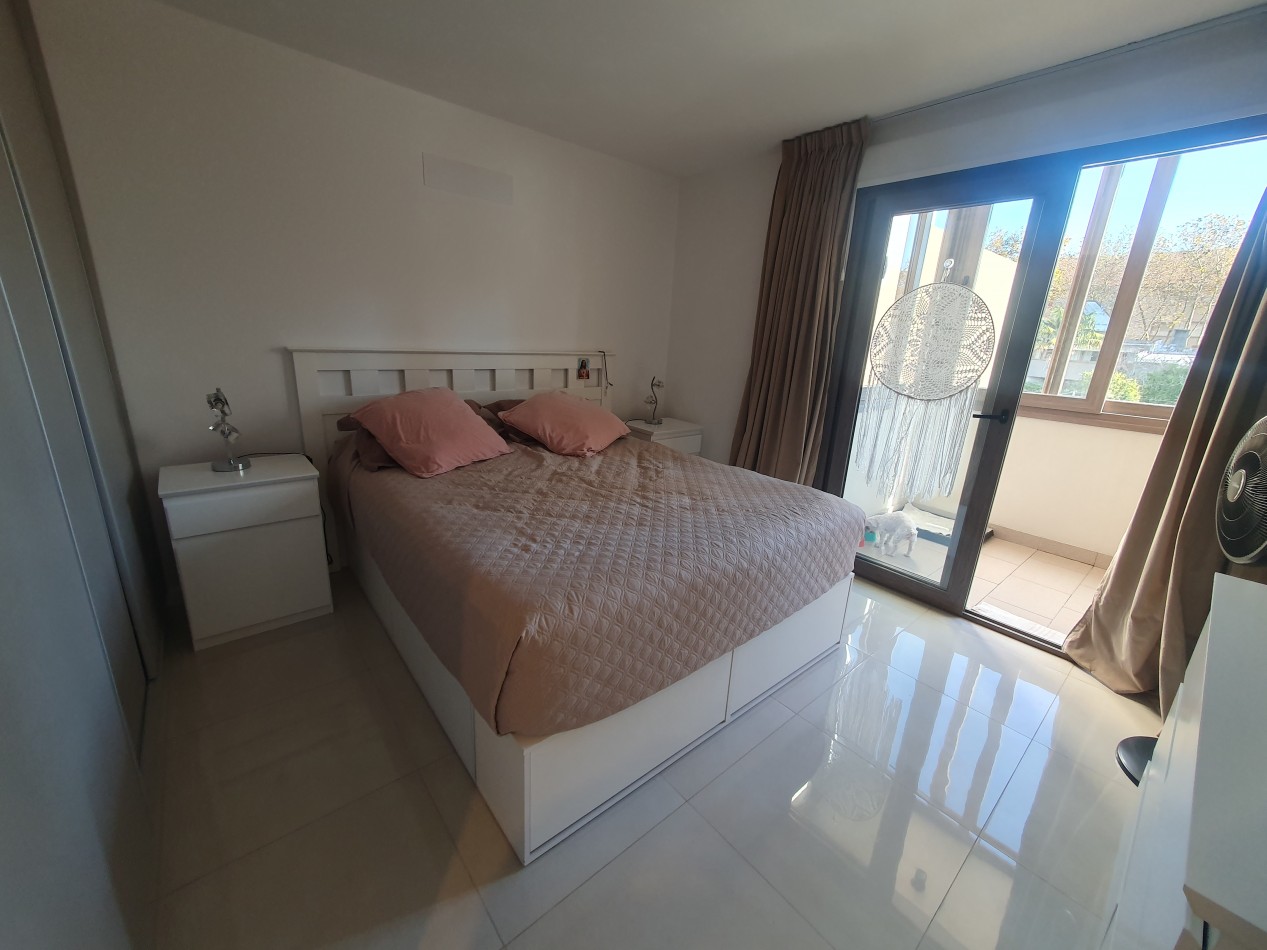 Hermoso Semipiso de 3 ambientes con cochera en Plaza Mitre  