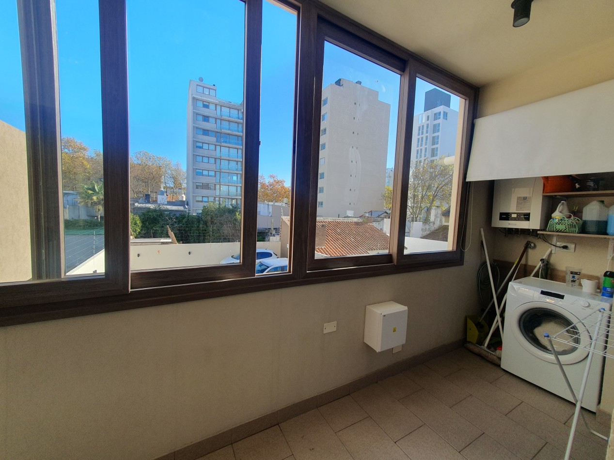 Hermoso Semipiso de 3 ambientes con cochera en Plaza Mitre  