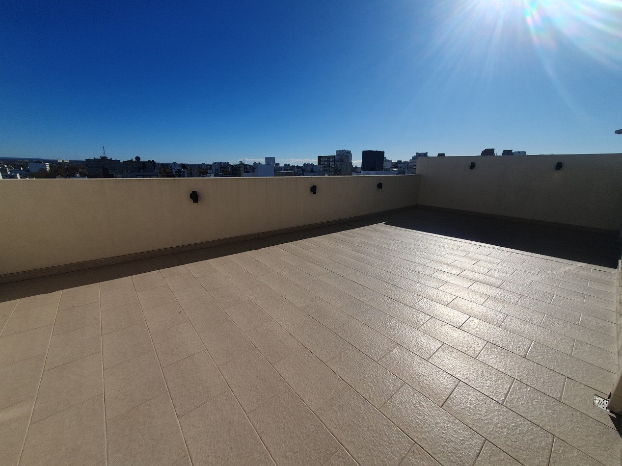 Hermoso Semipiso de 3 ambientes con cochera en Plaza Mitre  