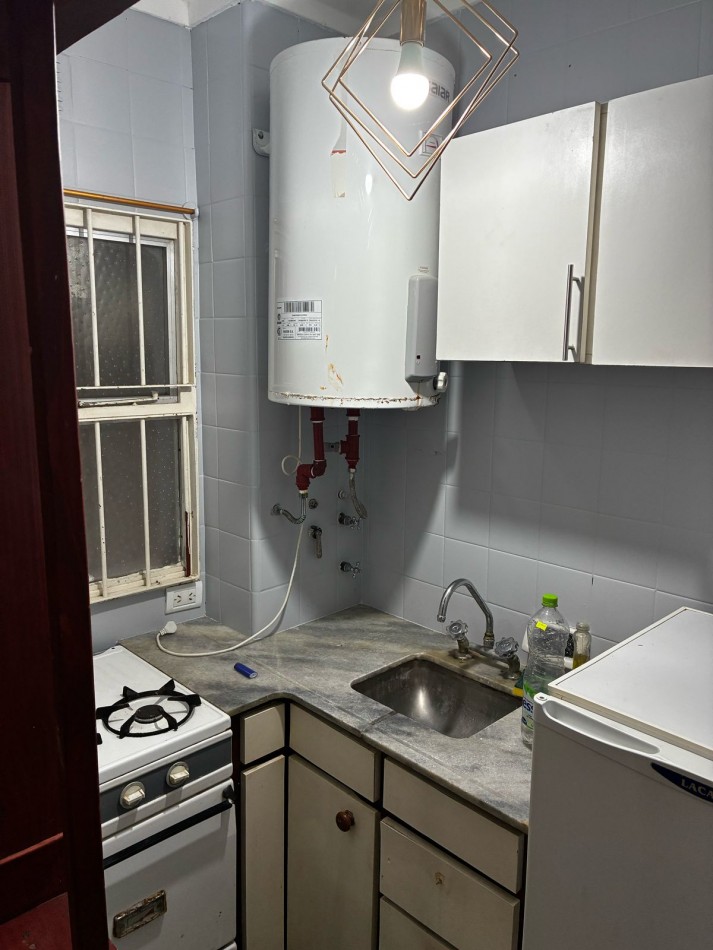 Departamento 2 ambientes con patio Tucuman y Colon