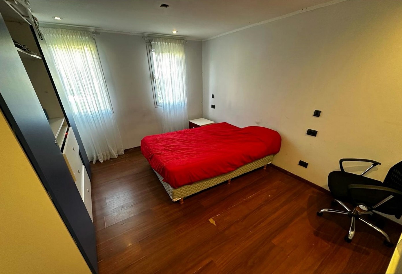 Casa de 5 ambientes con pileta en Acantilados