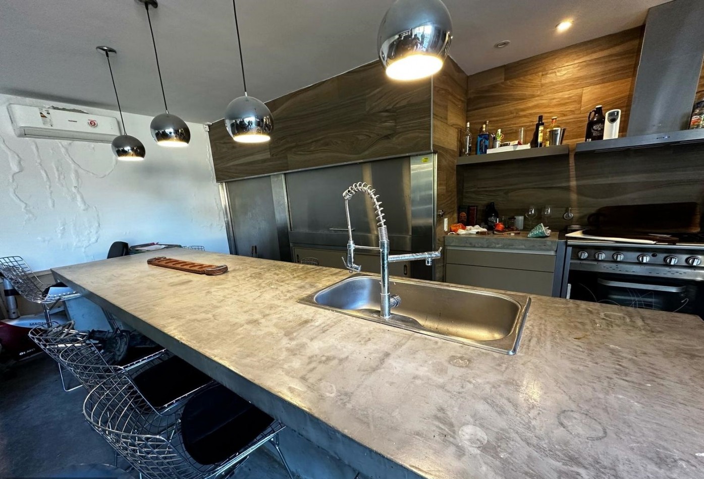 Casa de 5 ambientes con pileta en Acantilados