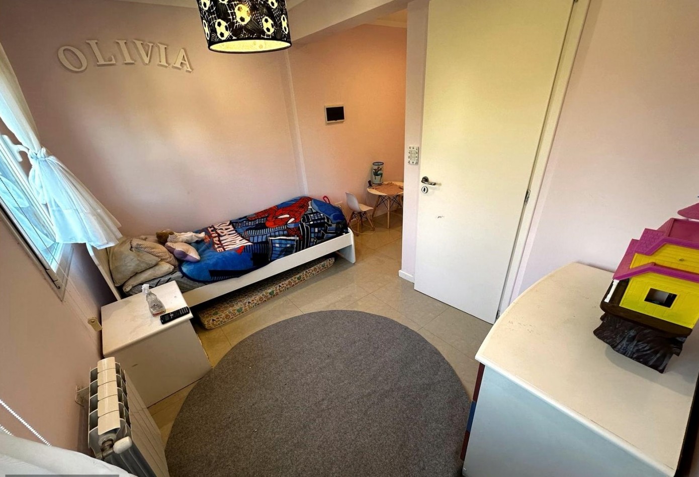 Casa de 5 ambientes con pileta en Acantilados