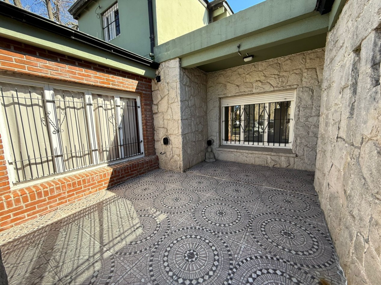 Chalet con departamento en Barrio San Jose