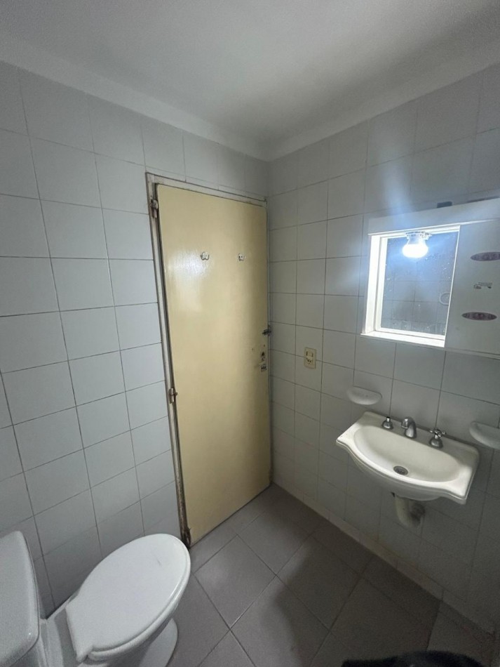 ALQUILER 24 MESES Casa de 4 ambientes en Barrio Lomas del Golf 