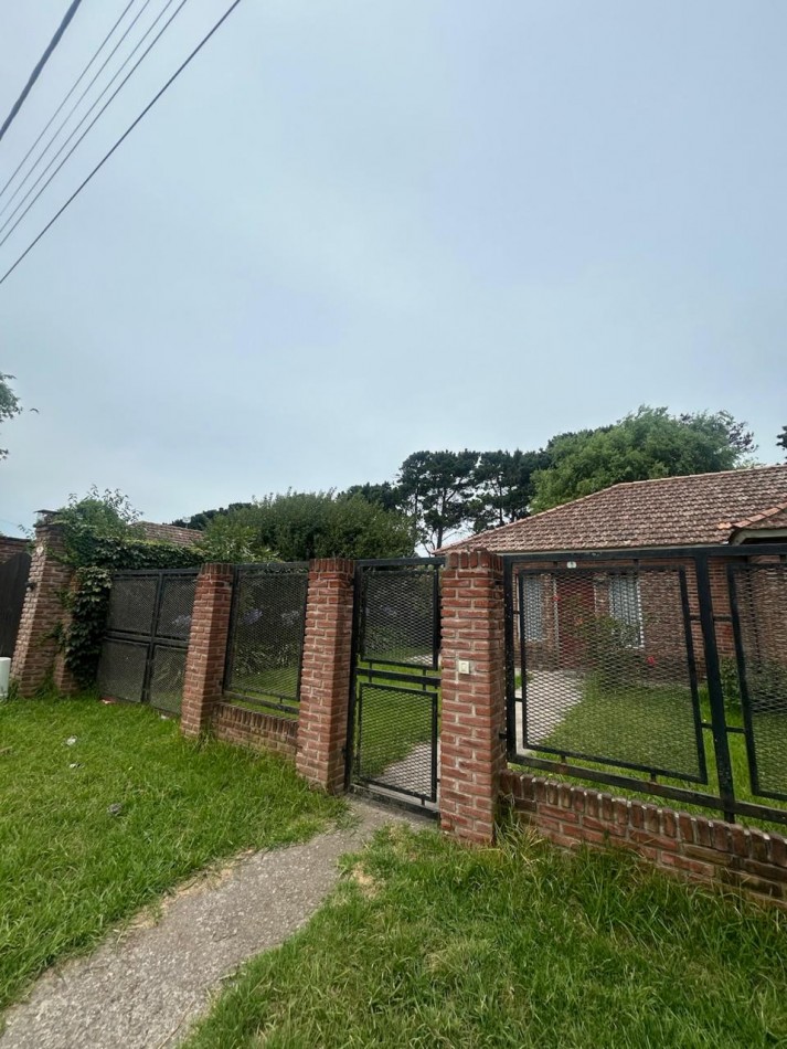 ALQUILER 24 MESES Casa de 4 ambientes en Barrio Lomas del Golf 