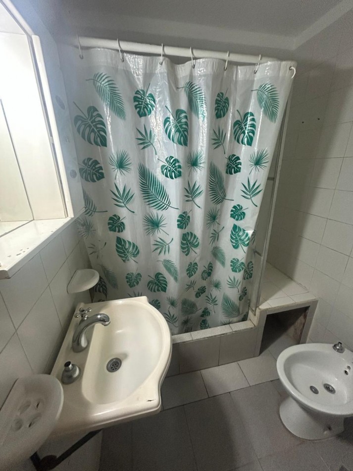 ALQUILER 24 MESES Casa de 4 ambientes en Barrio Lomas del Golf 