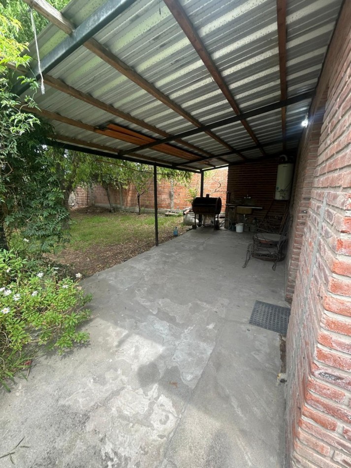 ALQUILER 24 MESES Casa de 4 ambientes en Barrio Lomas del Golf 
