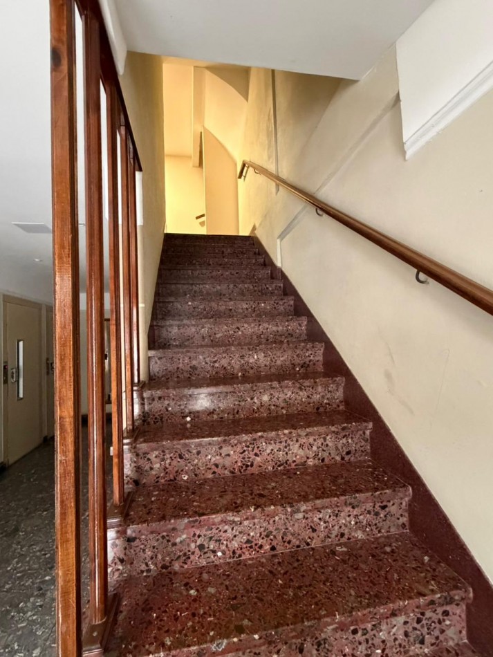 VENTA DEPARTAMENTO 3 AMBIENTES - RIVADAVIA Y JUJUY.