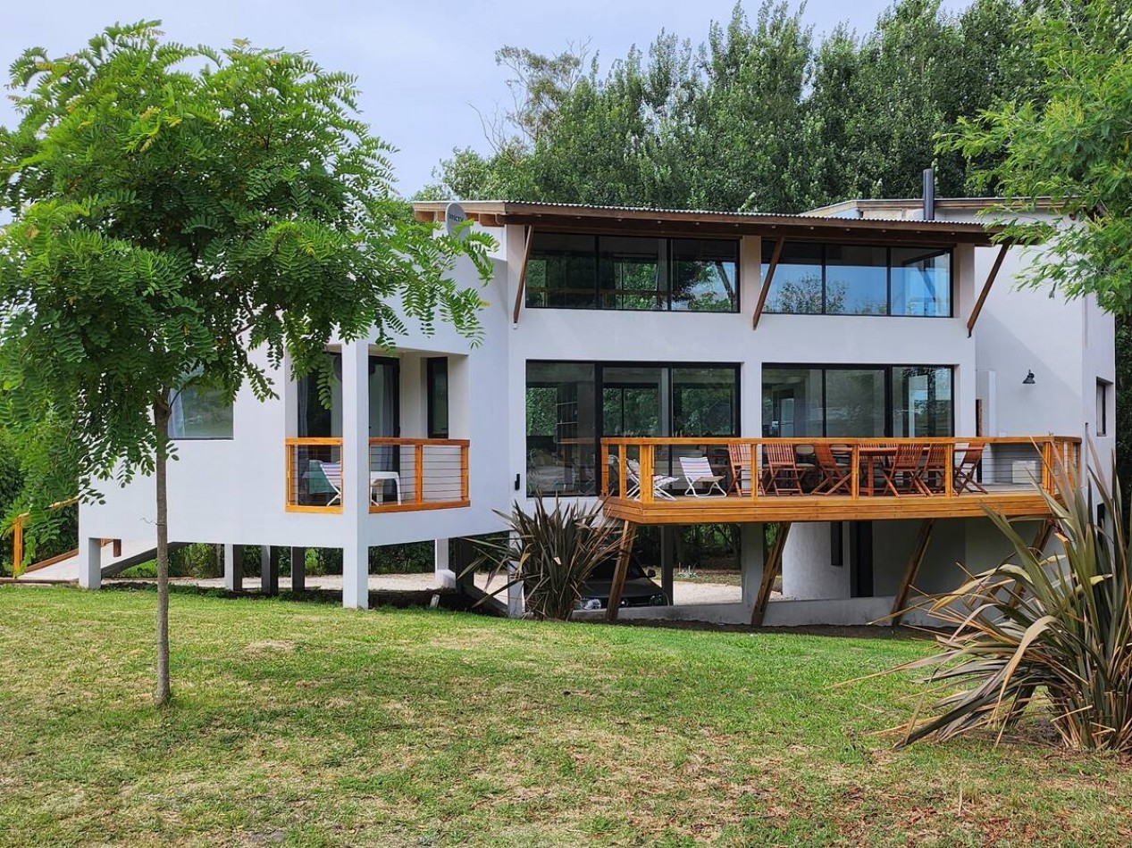VENTA - CASA 5 AMBIENTES EN BARRIO CERRADO SAN BENITO 