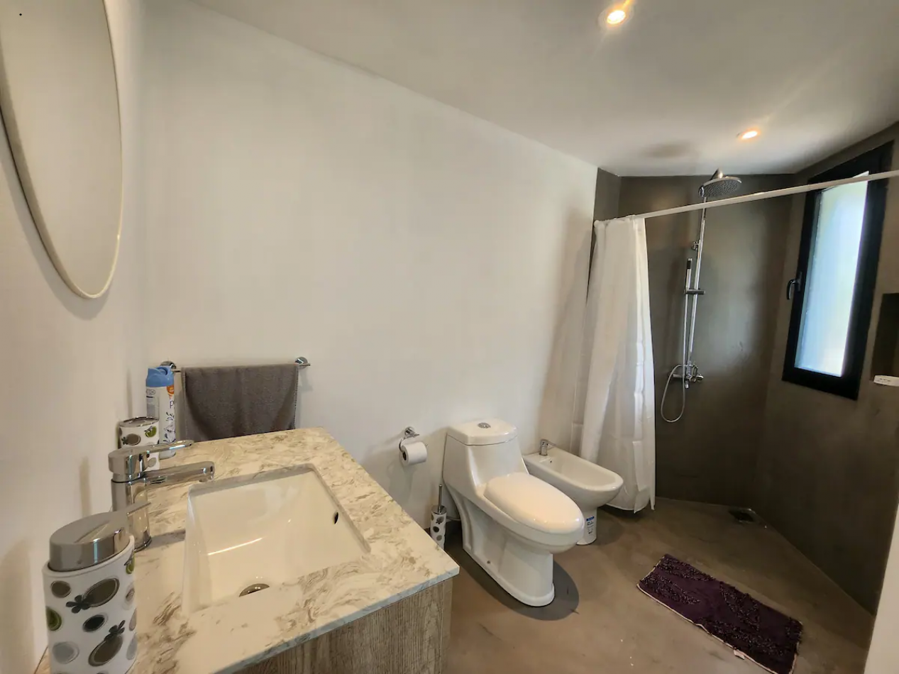 VENTA - CASA 5 AMBIENTES EN BARRIO CERRADO SAN BENITO 