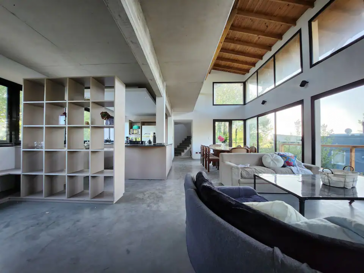 VENTA - CASA 5 AMBIENTES EN BARRIO CERRADO SAN BENITO 