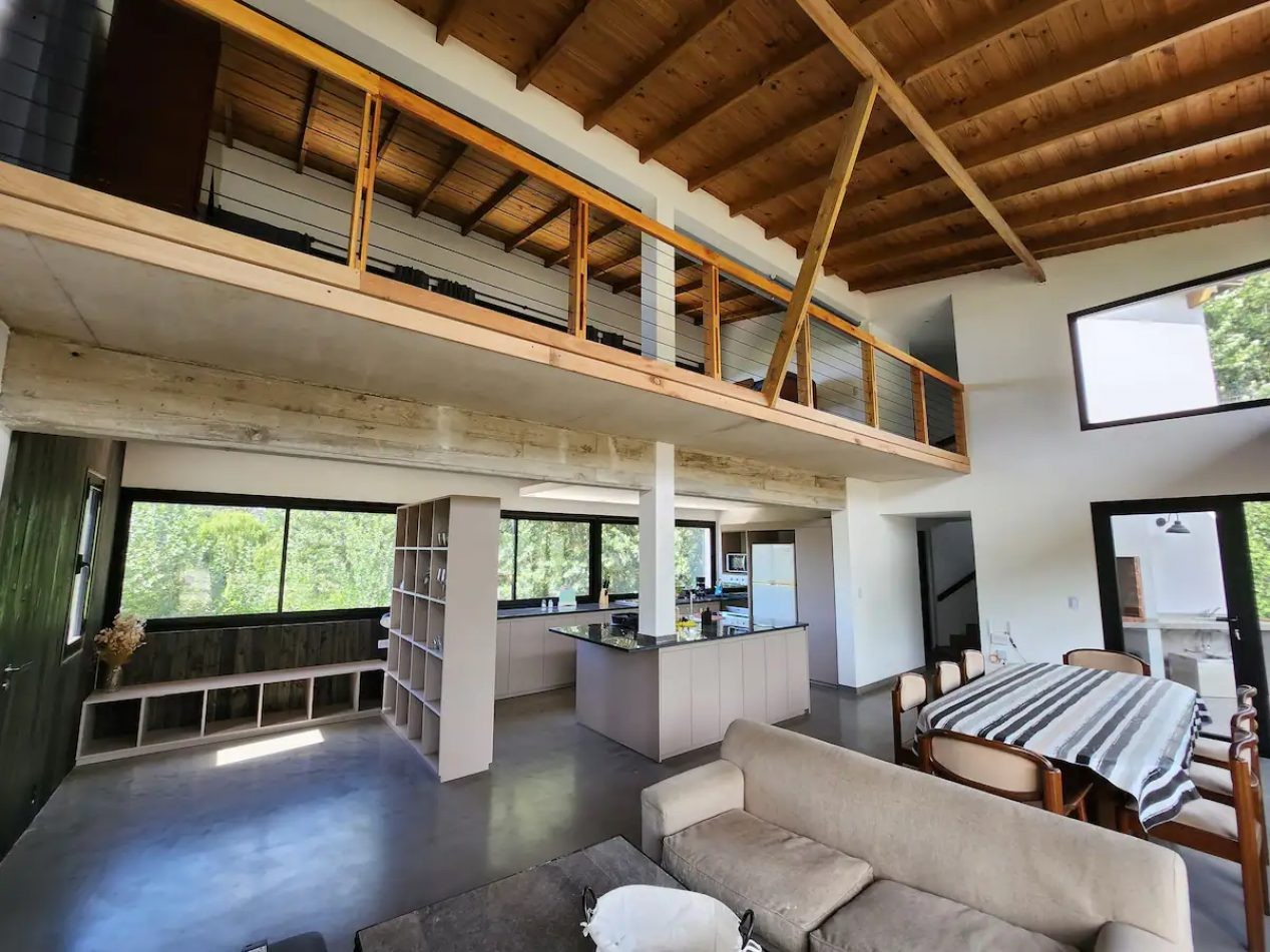 VENTA - CASA 5 AMBIENTES EN BARRIO CERRADO SAN BENITO 