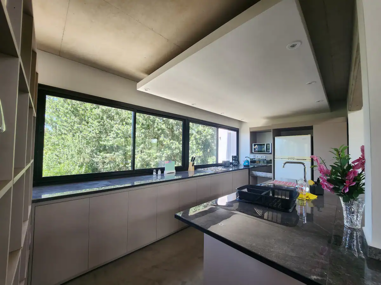 VENTA - CASA 5 AMBIENTES EN BARRIO CERRADO SAN BENITO 