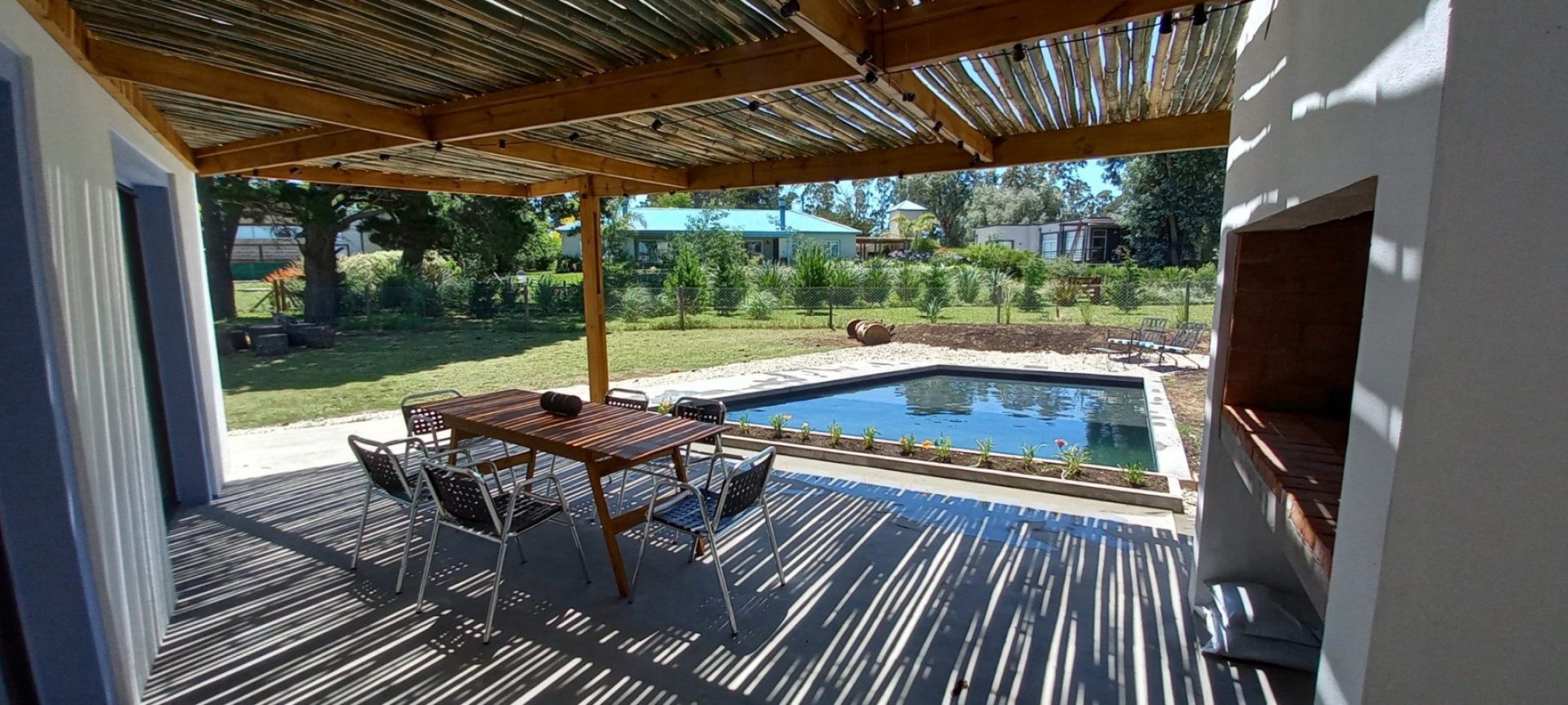 VENTA - CASA 3 AMBIENTES CON DEPENDENCIA EN BARRIO CERRADO SAN BENITO