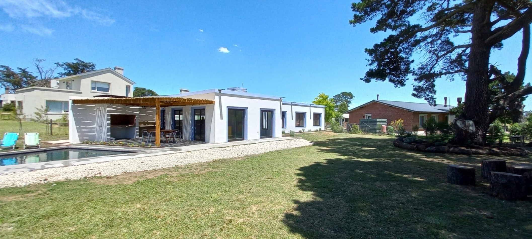 VENTA - CASA 3 AMBIENTES CON DEPENDENCIA EN BARRIO CERRADO SAN BENITO
