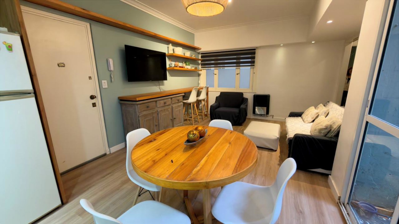 Departamento de 2 ambientes con patio - Totalmente modernizado - Playa Grande