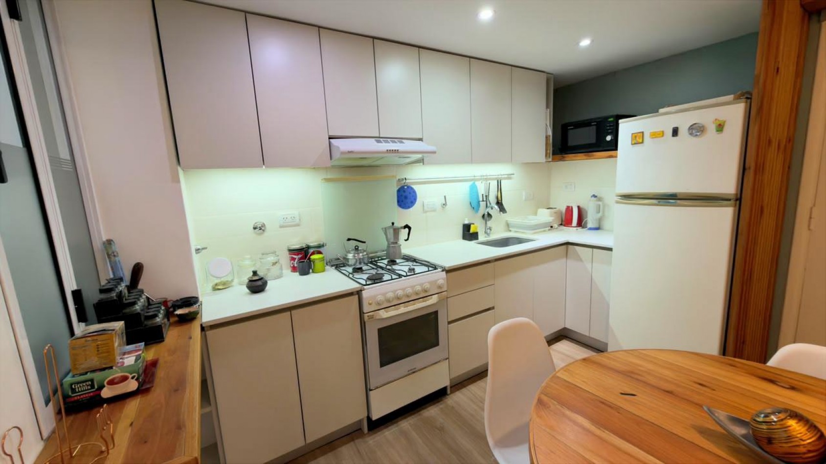 Departamento de 2 ambientes con patio - Totalmente modernizado - Playa Grande