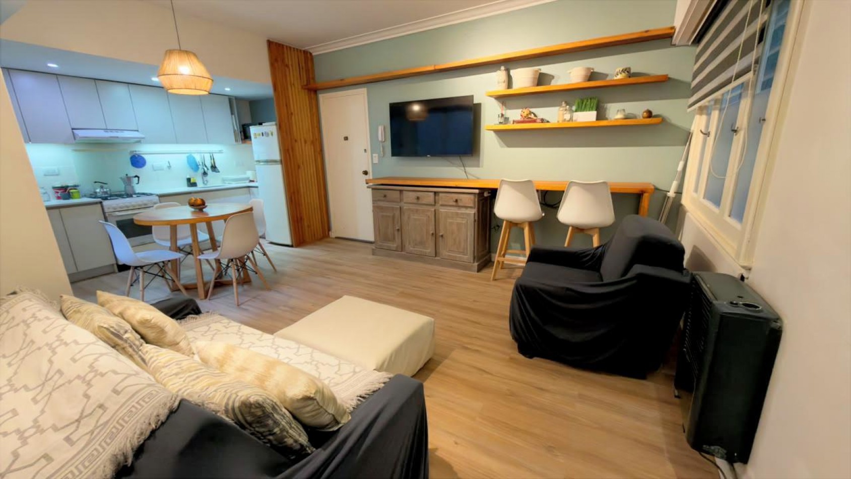 Departamento de 2 ambientes con patio - Totalmente modernizado - Playa Grande