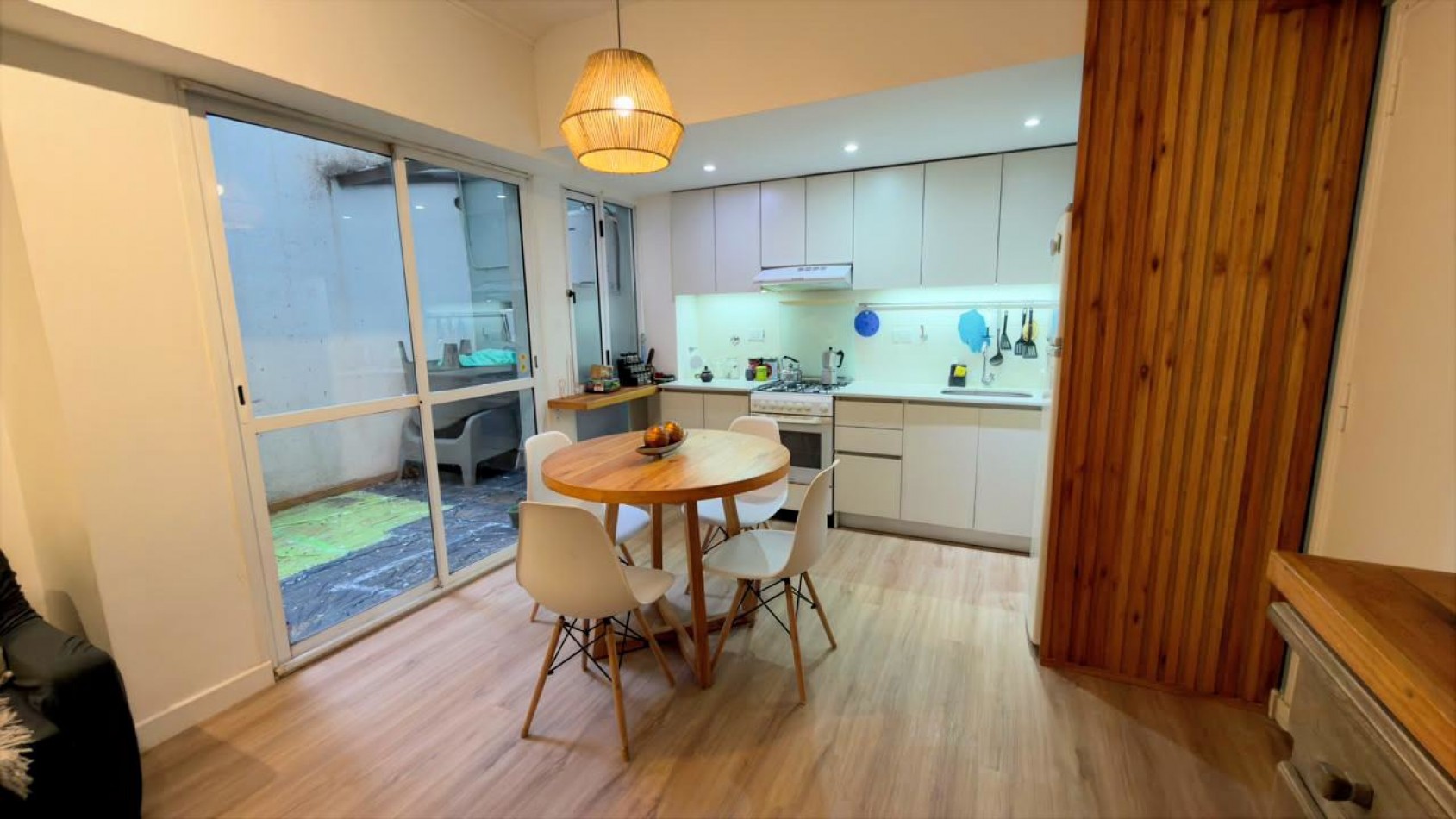 Departamento de 2 ambientes con patio - Totalmente modernizado - Playa Grande